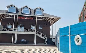 Wood Castle By Alishan Central